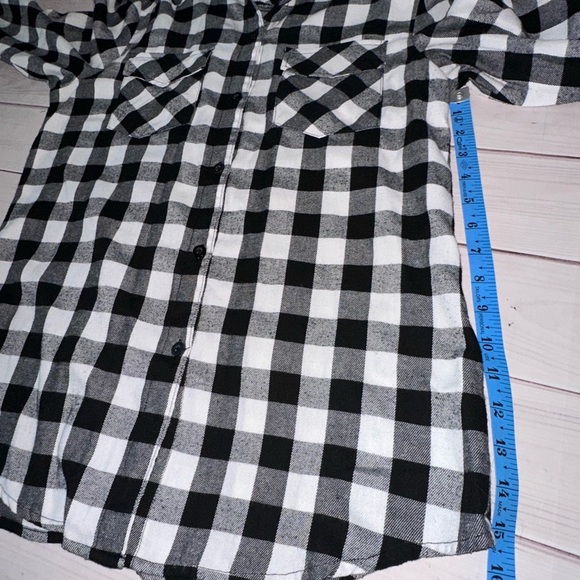 Zeagoo Black & White Buffalo Plaid Shirt
Size: Medium Warm Office School - Picture 5 of 8